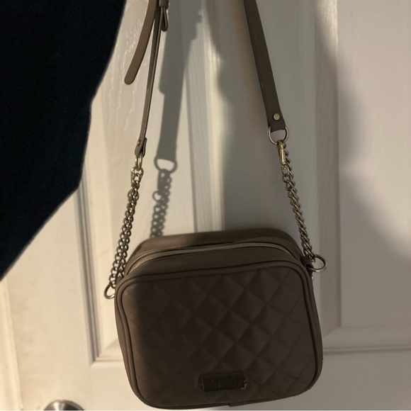 A few flaws but it’s very nice - Picture 2 of 2